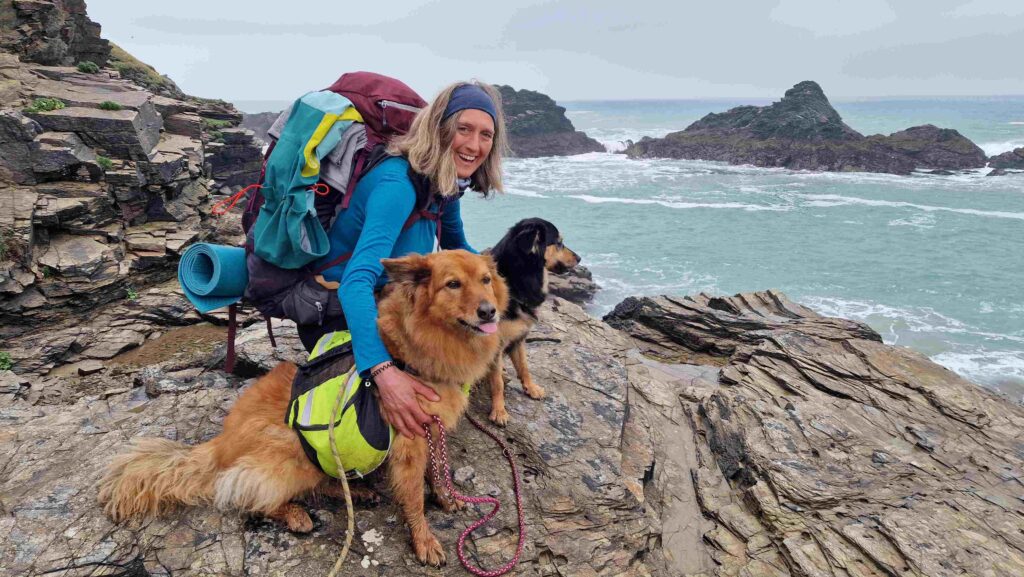 Evelyn mit Shila und Fanny bei St. Merryn